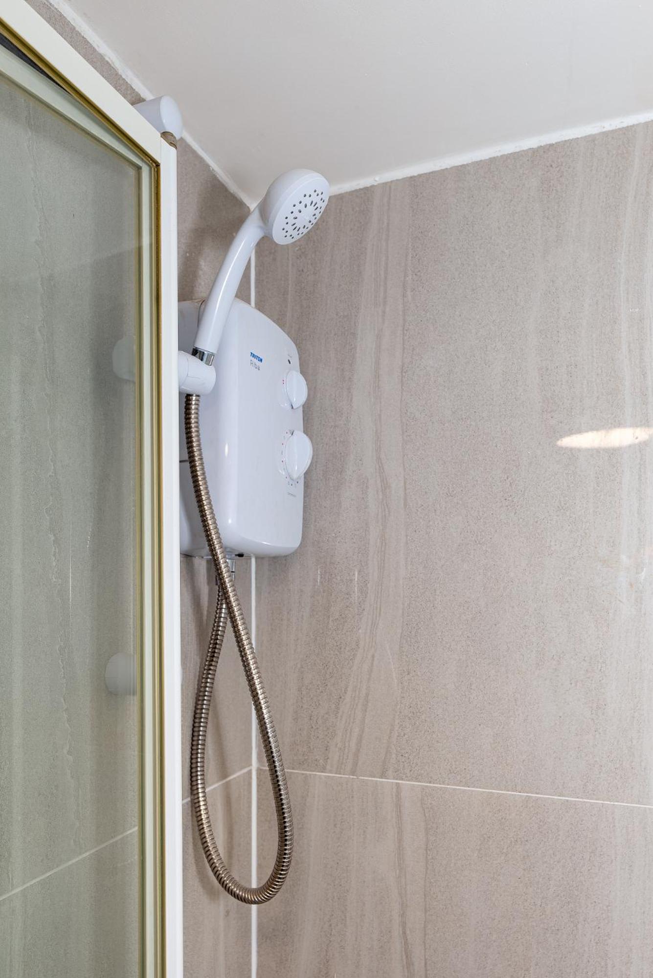 Cozy Ground-floor Studio, Excellent Access Apartament Londra
