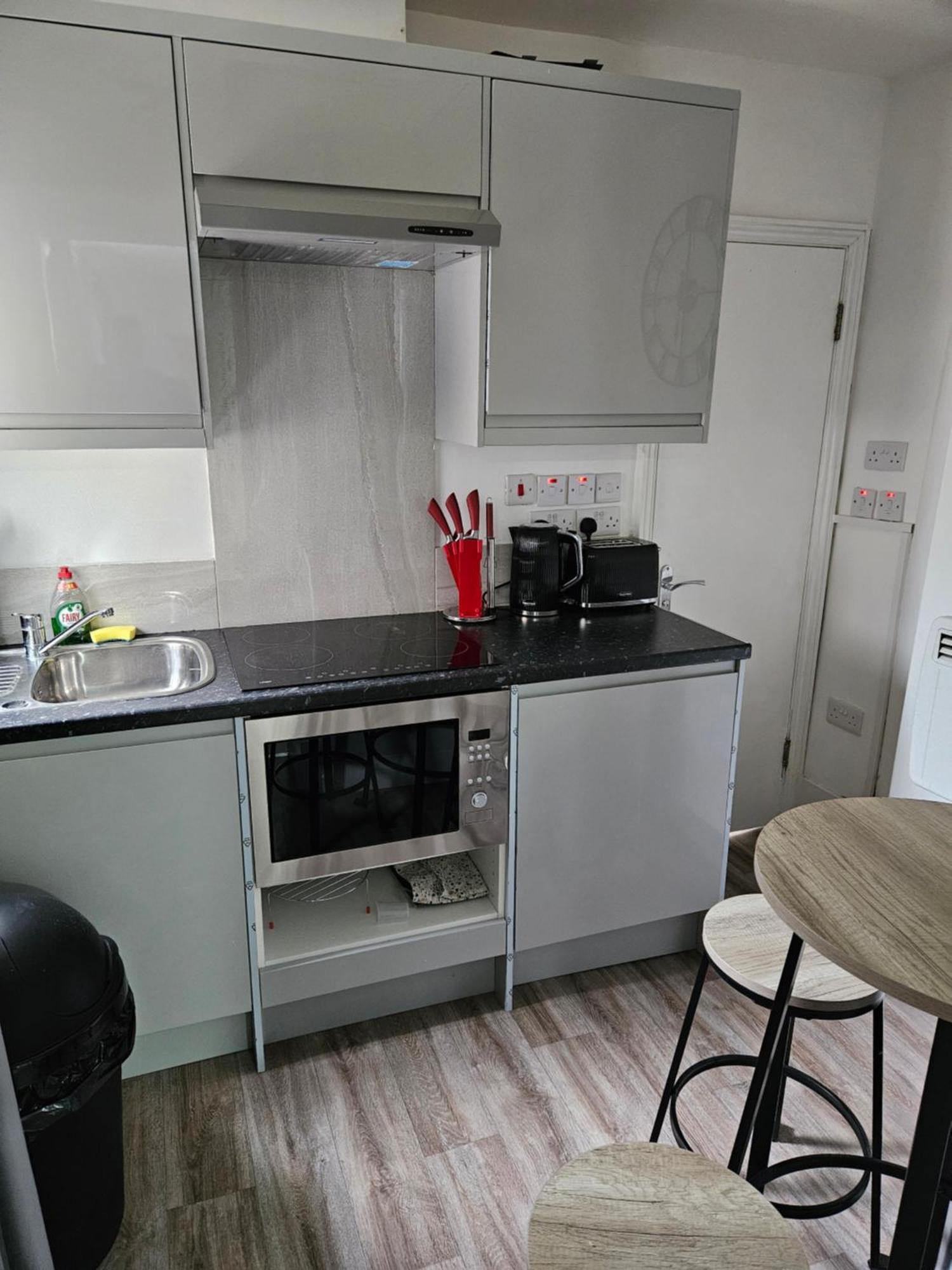 Apartament Cozy Ground-floor Studio, Excellent Access Londra